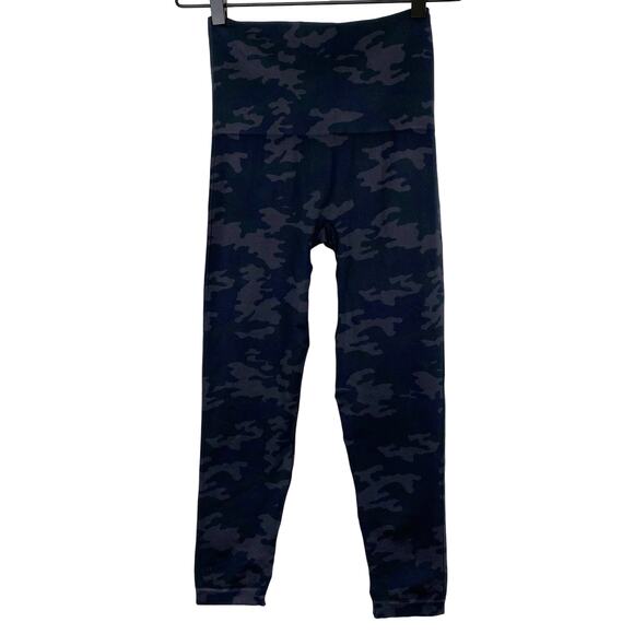 SPANX Look At Me Now Cropped Seamless Leggings Womens M Black Camo Compression - Picture 7 of 9